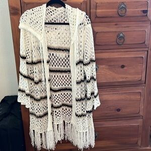 NWT POL Women’s Cream And Brown Hooded Sweater Size Large